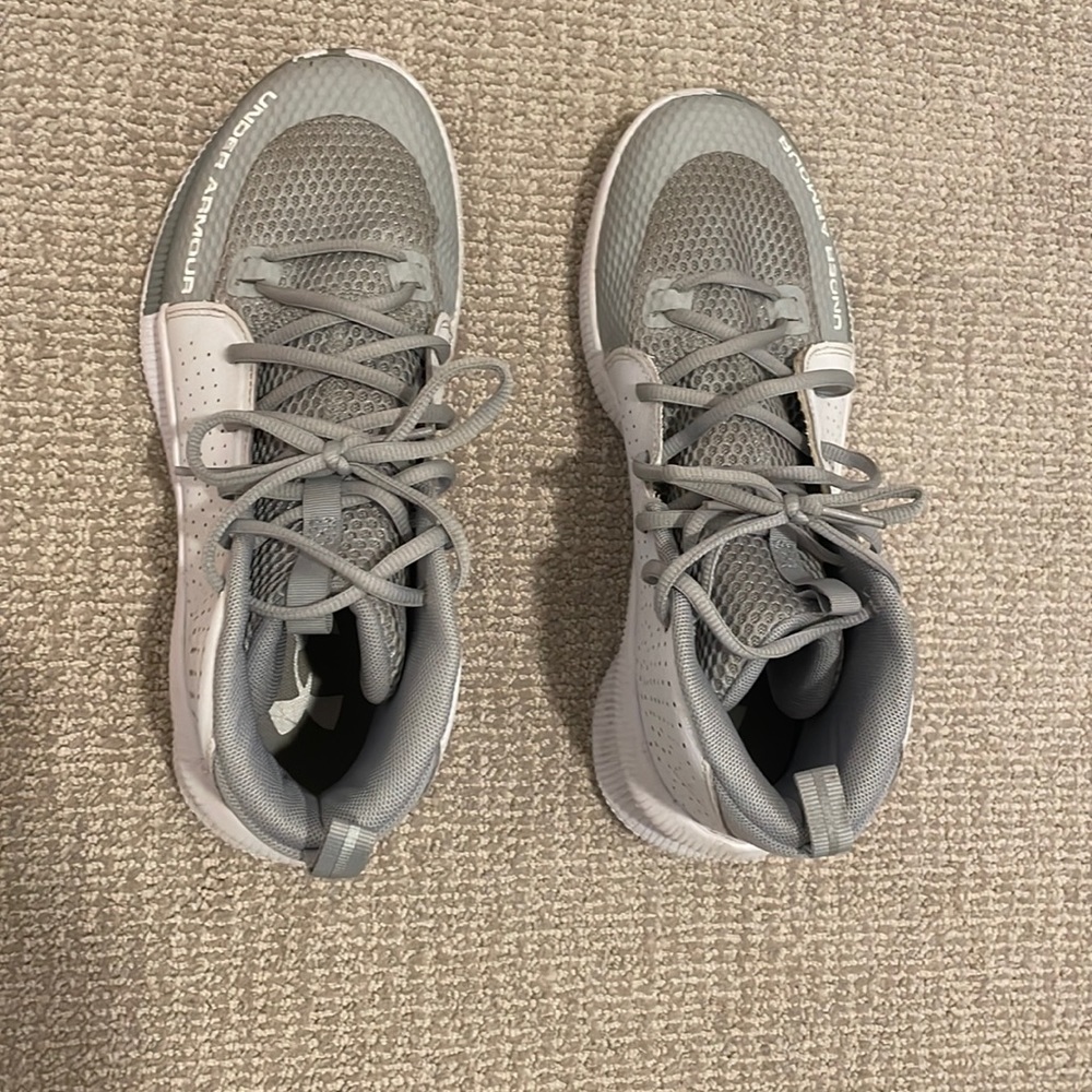 Womens basketball shoes